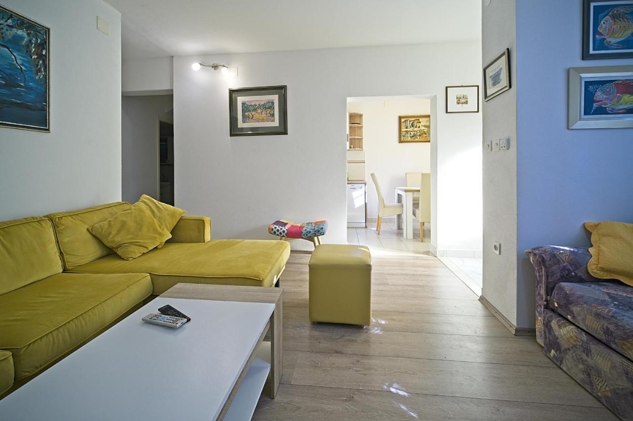 Apartment Renata Postira Kültér fotó