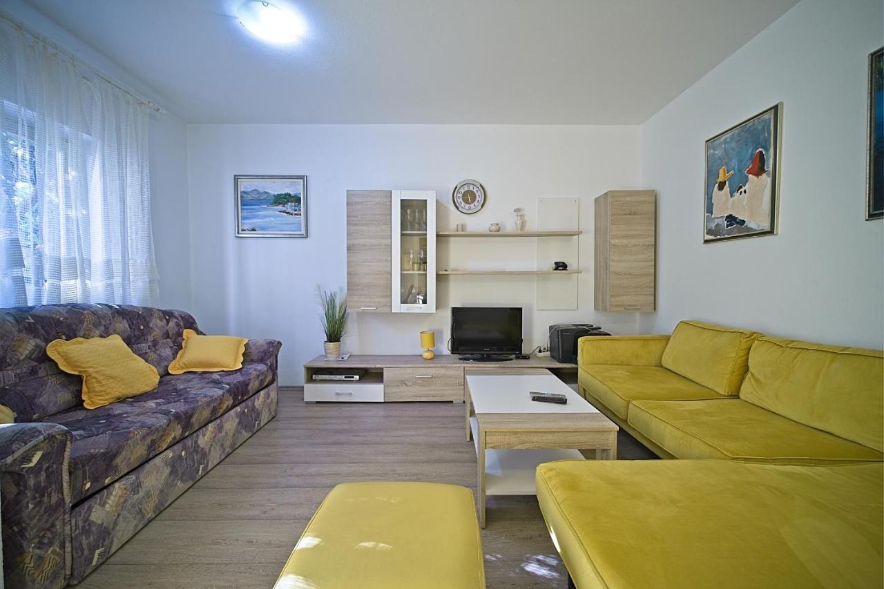 Apartment Renata Postira Kültér fotó