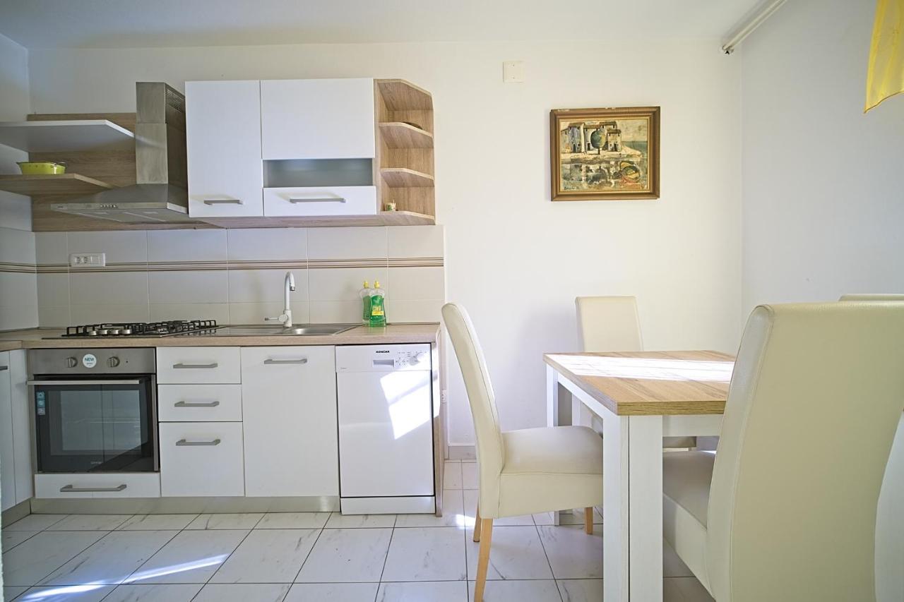 Apartment Renata Postira Kültér fotó
